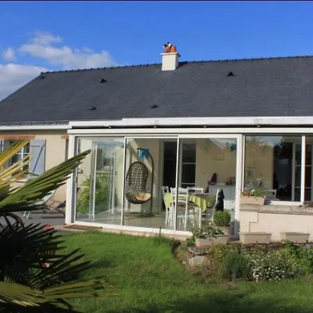 Semesterbostad Maison Entiere « Maison Avec Piscine  » Breze